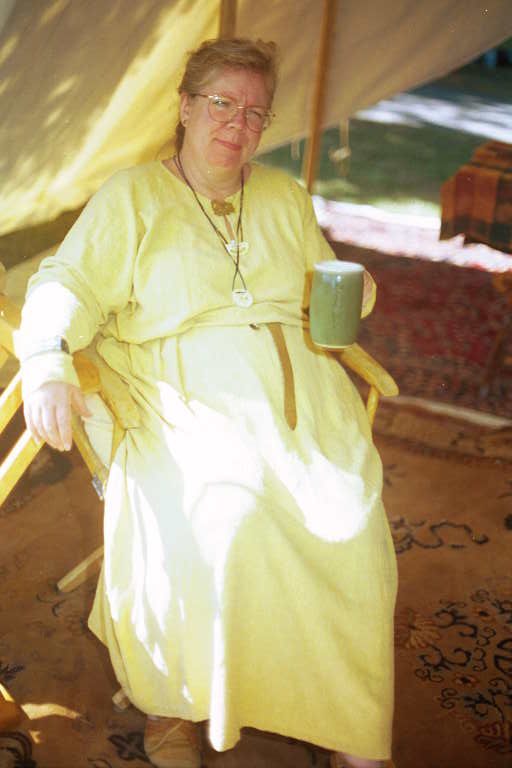 images/1999_17_0003.jpg, Gwendolyn ("Oh, go away with that thing!") of Amberwood
