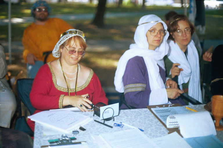 images/1999_17_0005.jpg, Melasandra Sandifer, Alesia de Cattemere, Asgerdr Audsdottir
