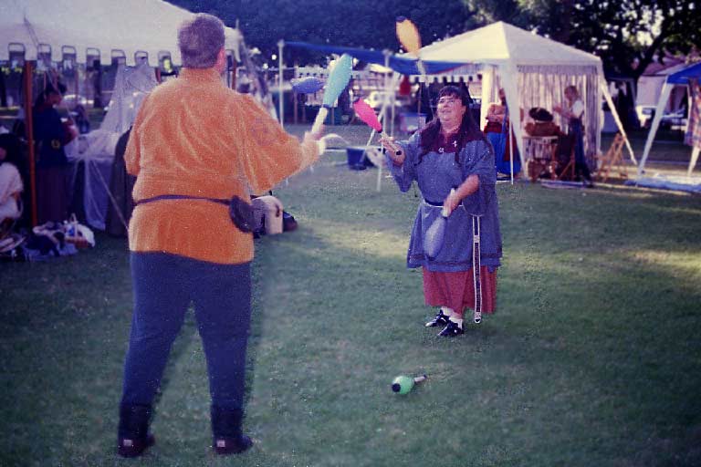 images/1999_17_0033.jpg, Morgan and Medb