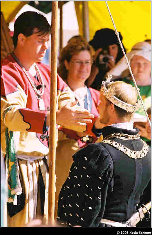 images/2001_35_08.jpg, Hauoc & Ginevra accept the Crowns of the West