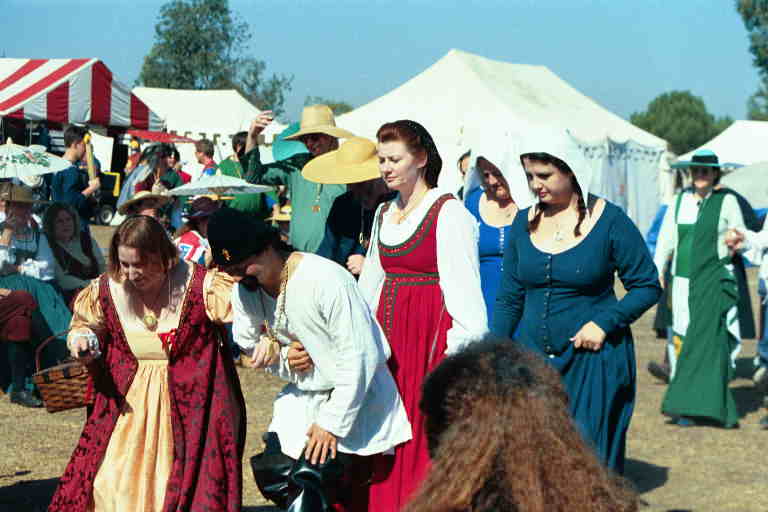 images/1999_44_31.jpg, Elevation of [] to the Order of the Laurel